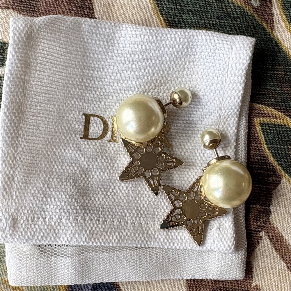 Dior Tribales Gold Star Earrings - Picture 5 of 11